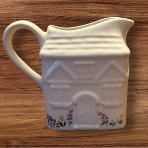 Pfaltzgraff Cape May Creamer Pitcher Cottage House Floral Pattern